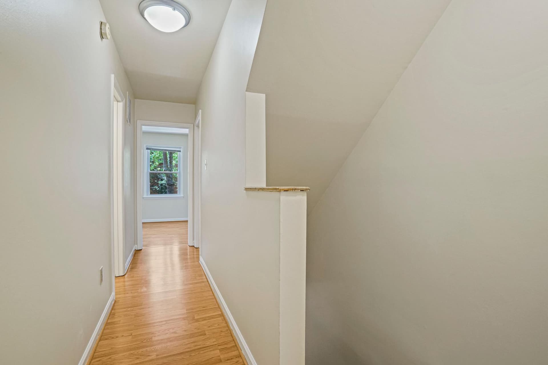 1141 N Vernon Street photo 24