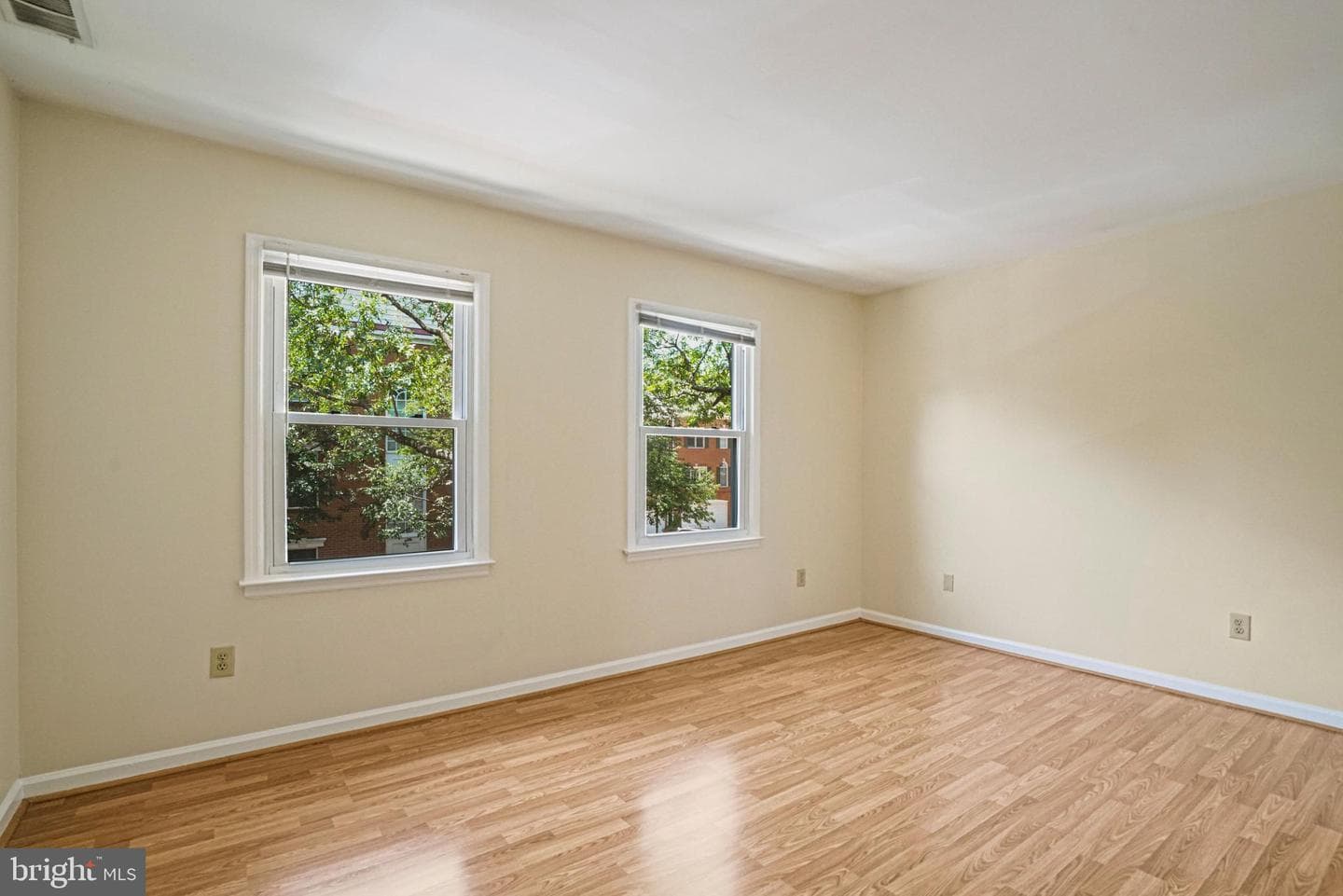 1141 N Vernon Street photo 31