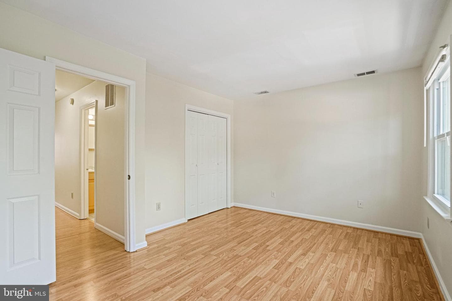 1141 N Vernon Street photo 33