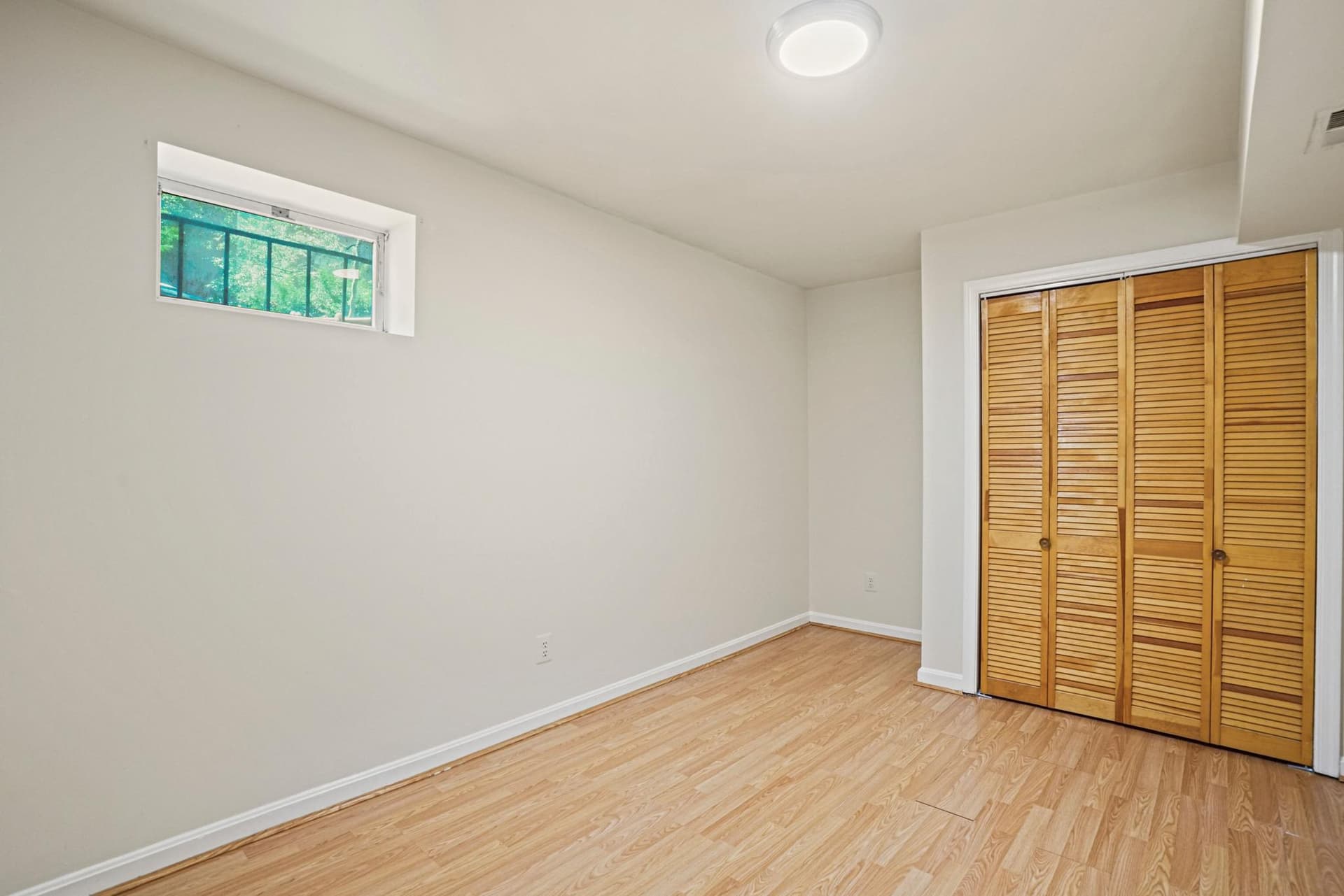 1141 N Vernon Street photo 41