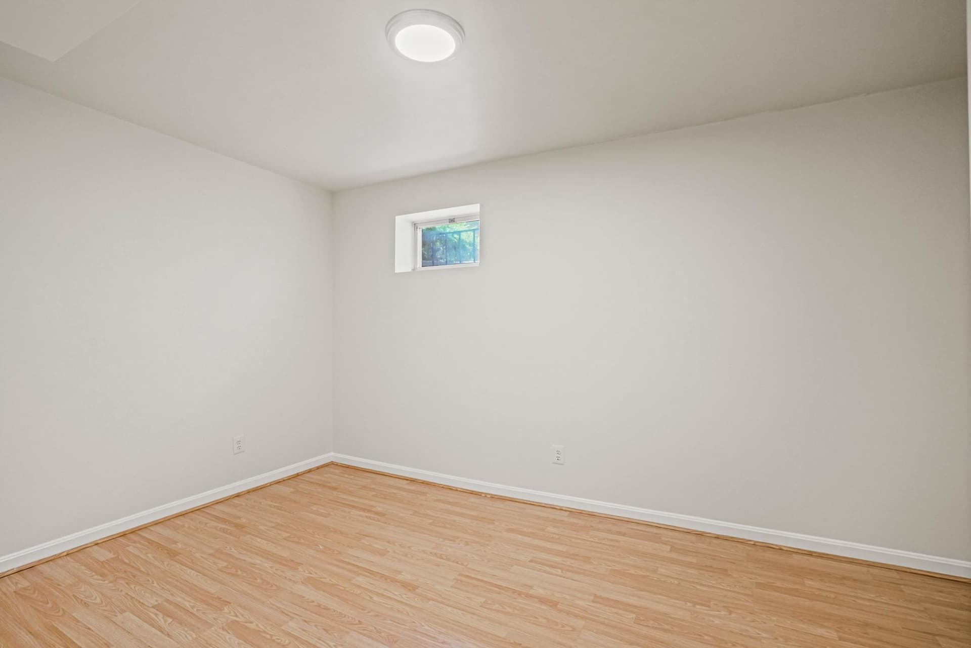 1141 N Vernon Street photo 42
