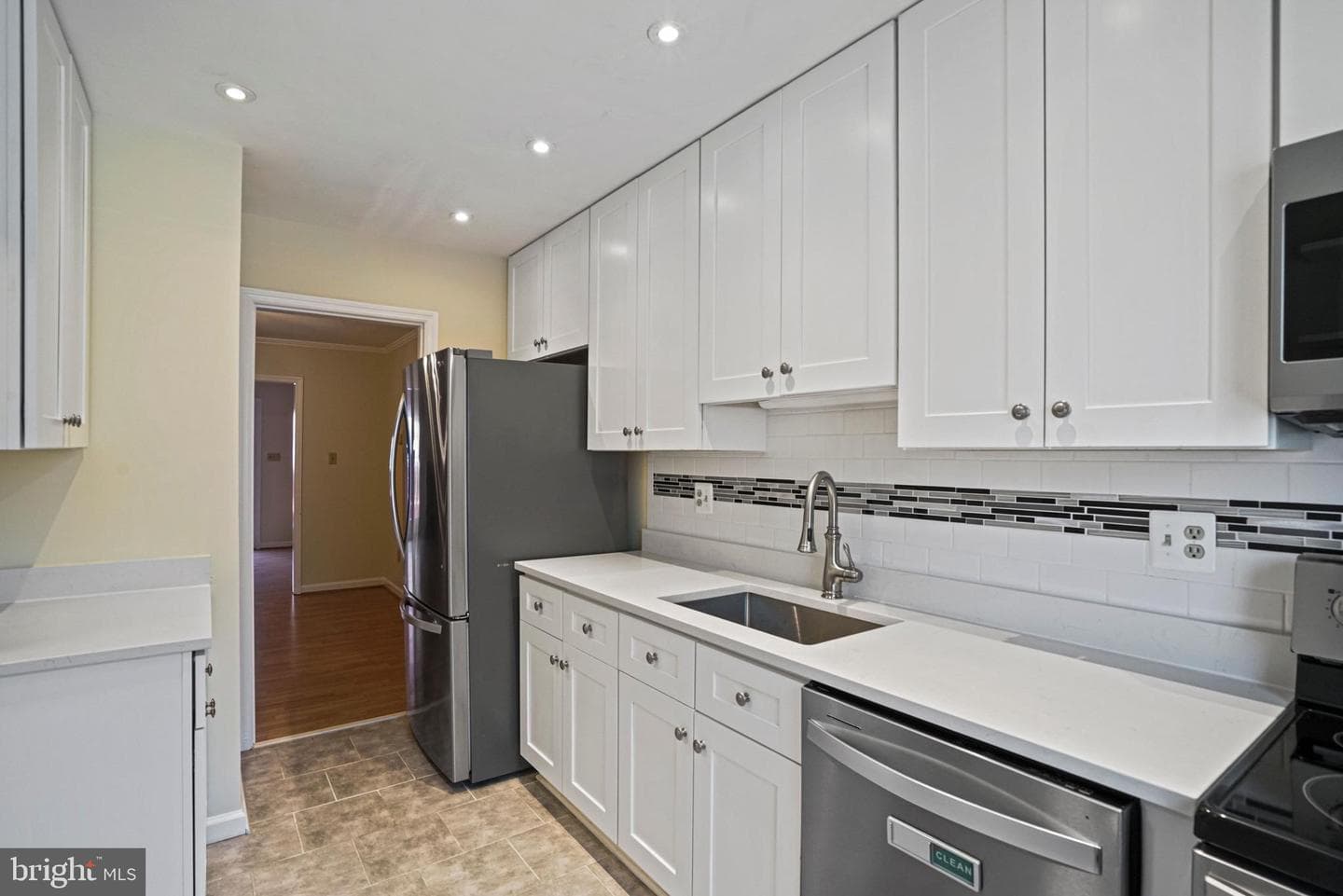1141 N Vernon Street photo 8