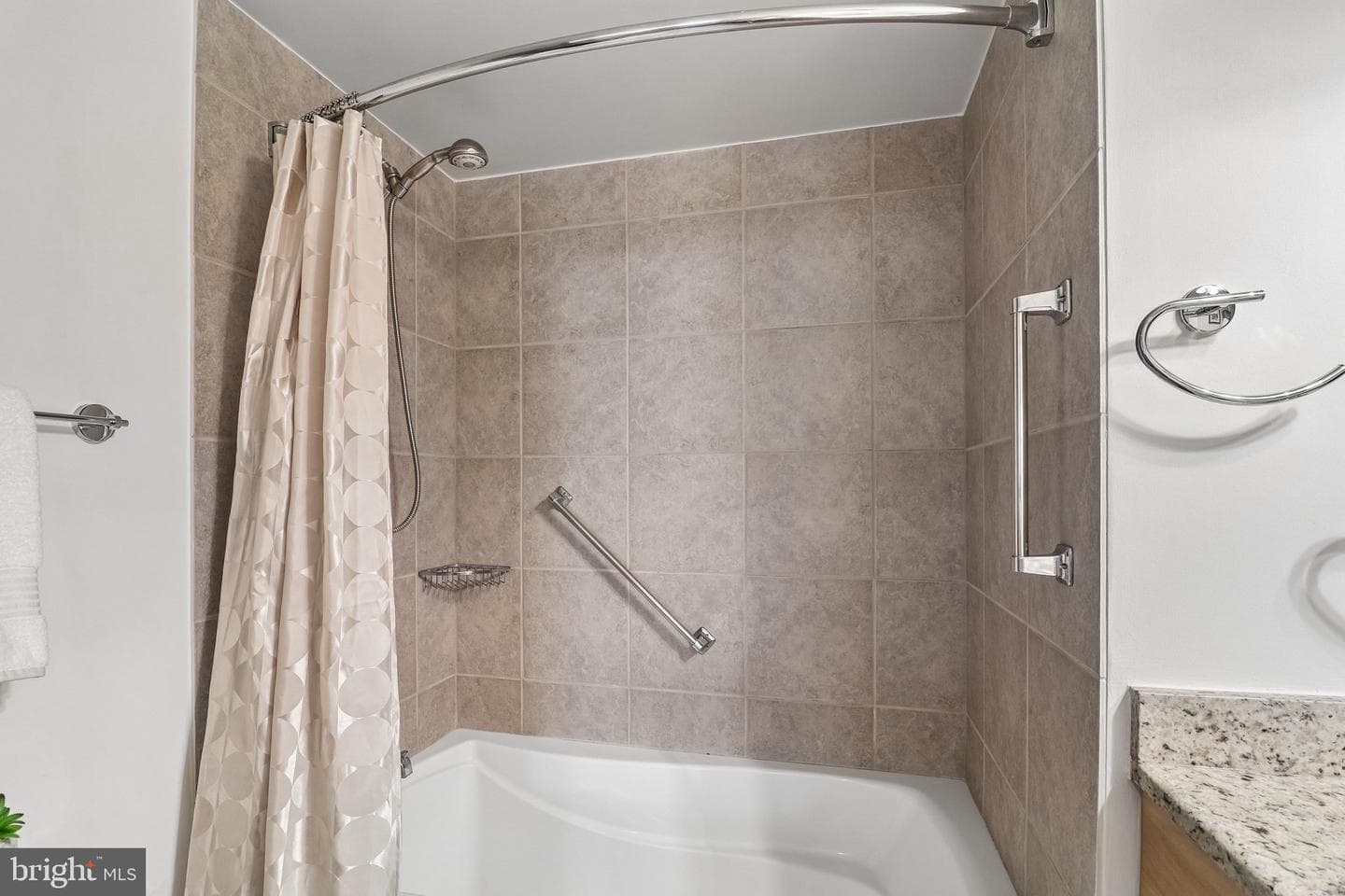 820 N Pollard Street #214 photo 28