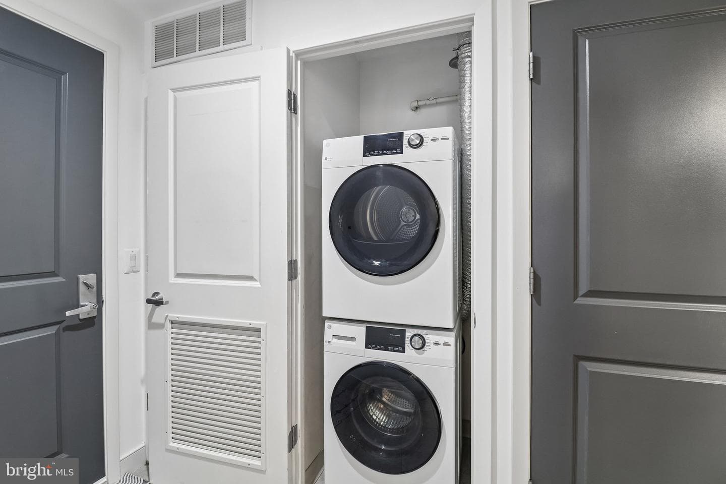 820 N Pollard Street #214 photo 31