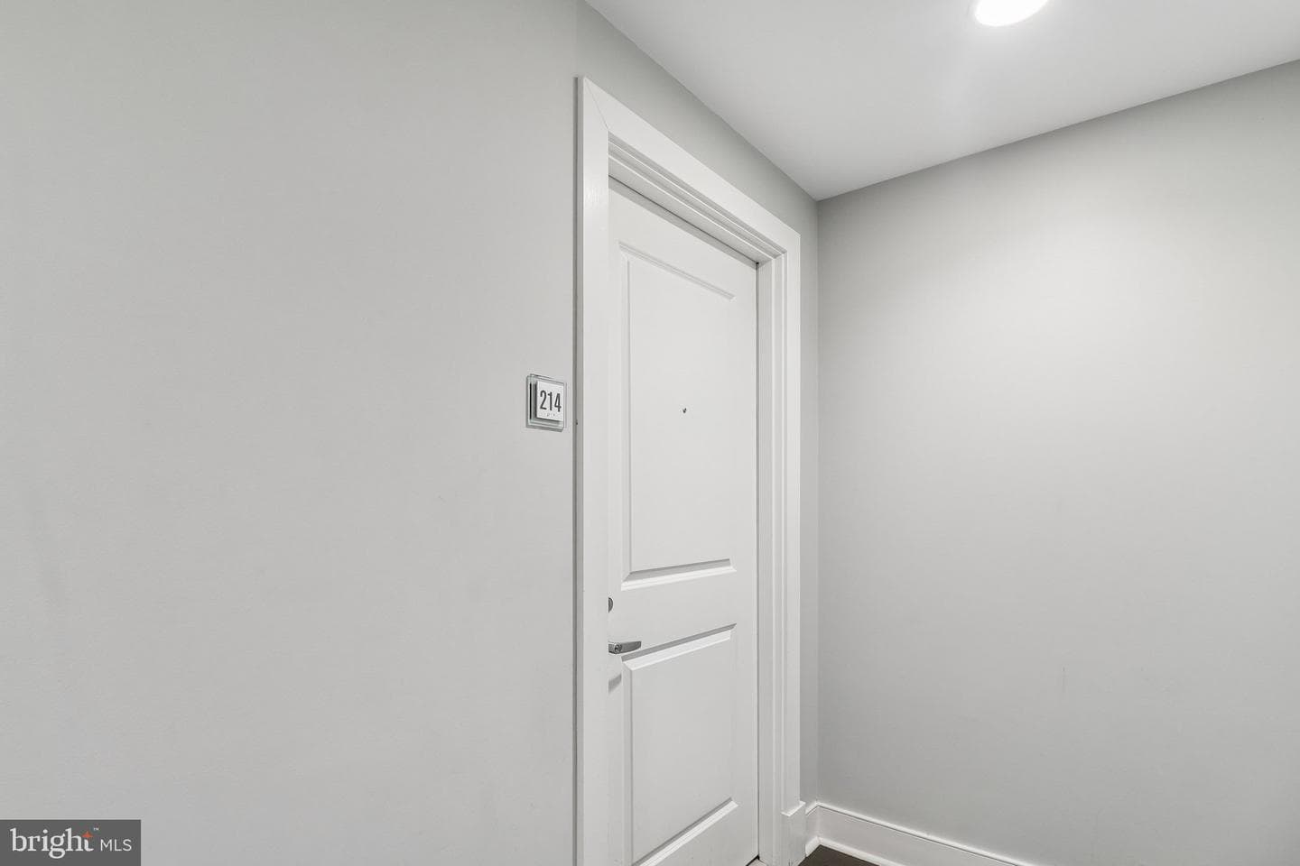 820 N Pollard Street #214 photo 37