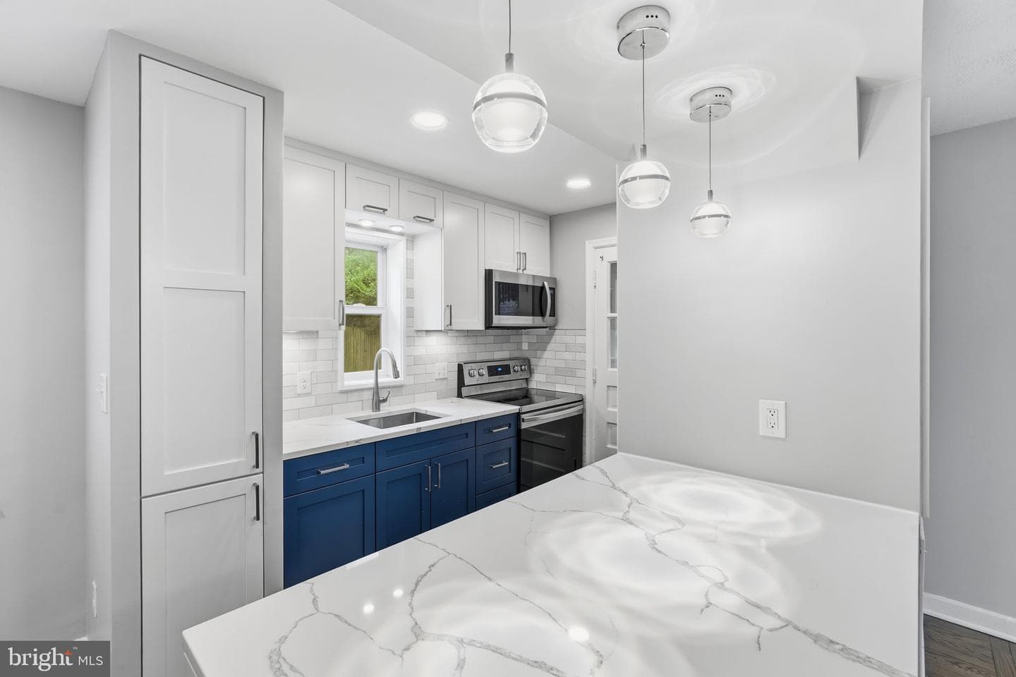 829 S Irving Street photo 8