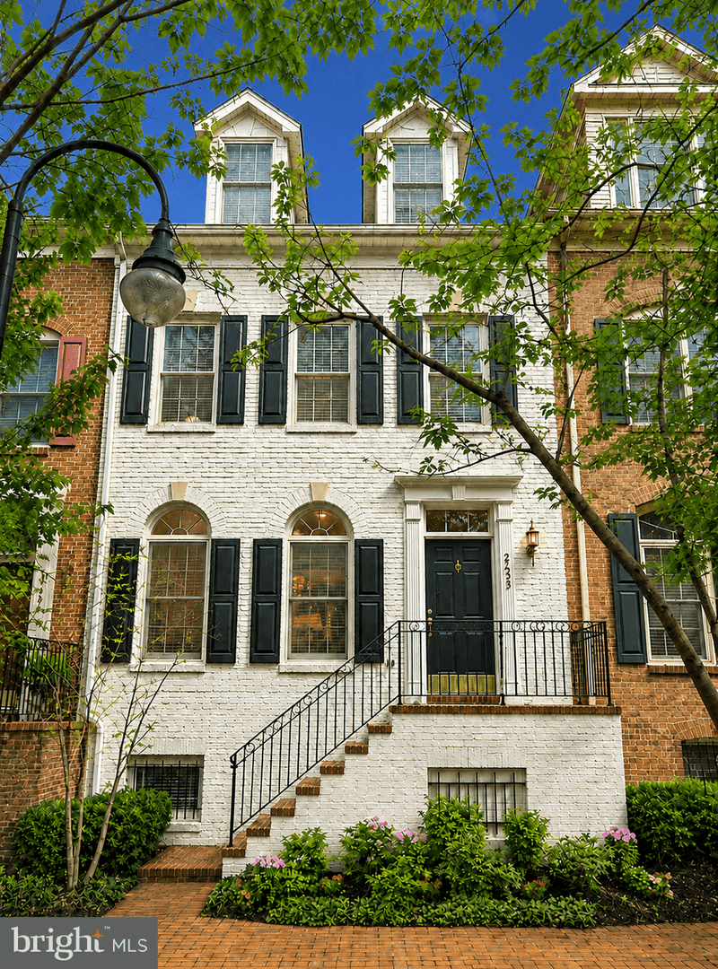 2435 13th Court N, Arlington