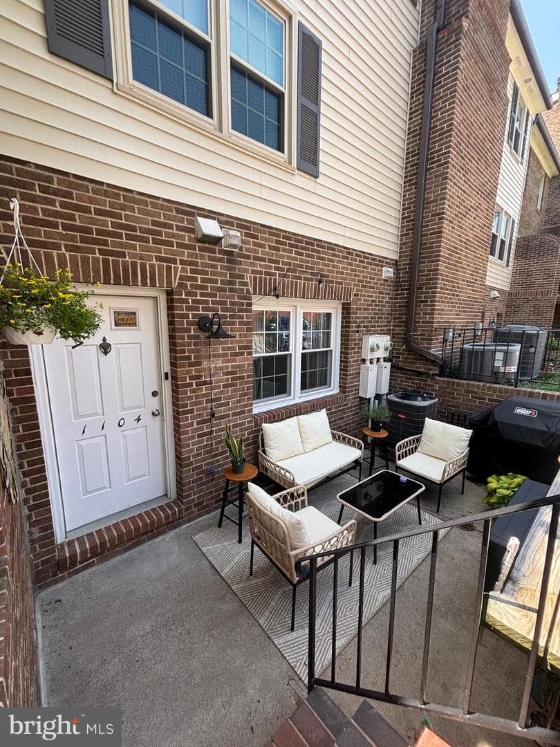 1104 N Stafford Street #1 photo 1