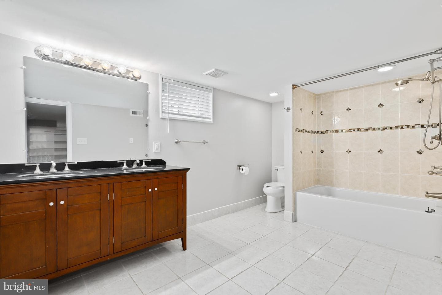1200 N Roosevelt Street photo 22