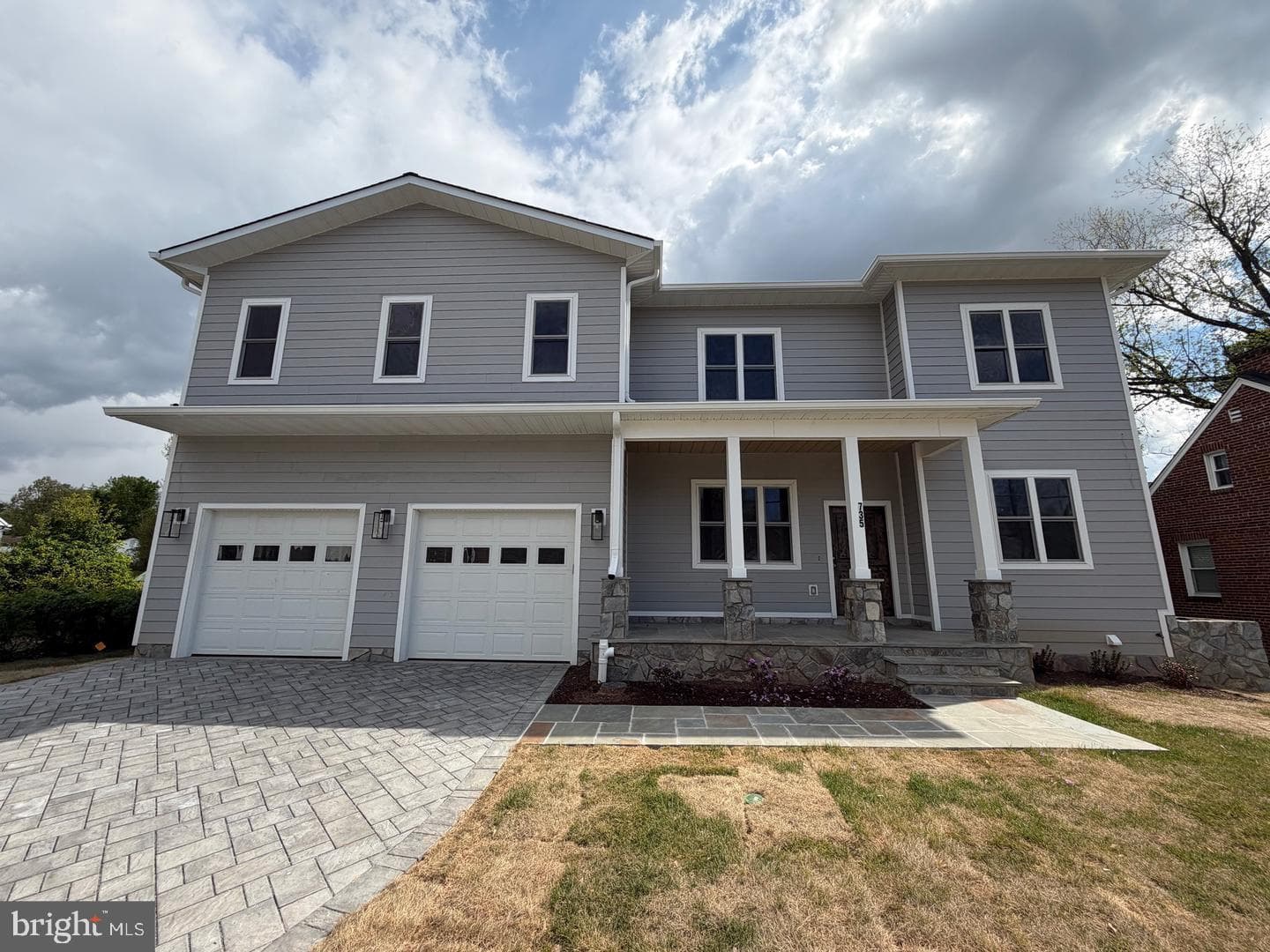 735 N George Mason Drive photo 1