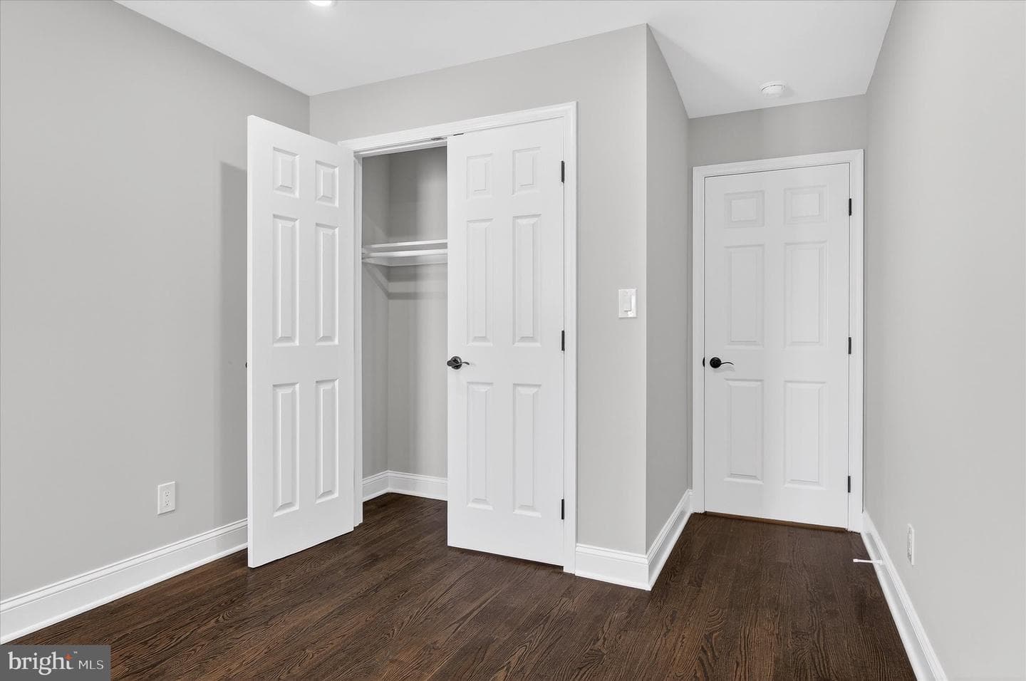 1607 N Glebe Road photo 27