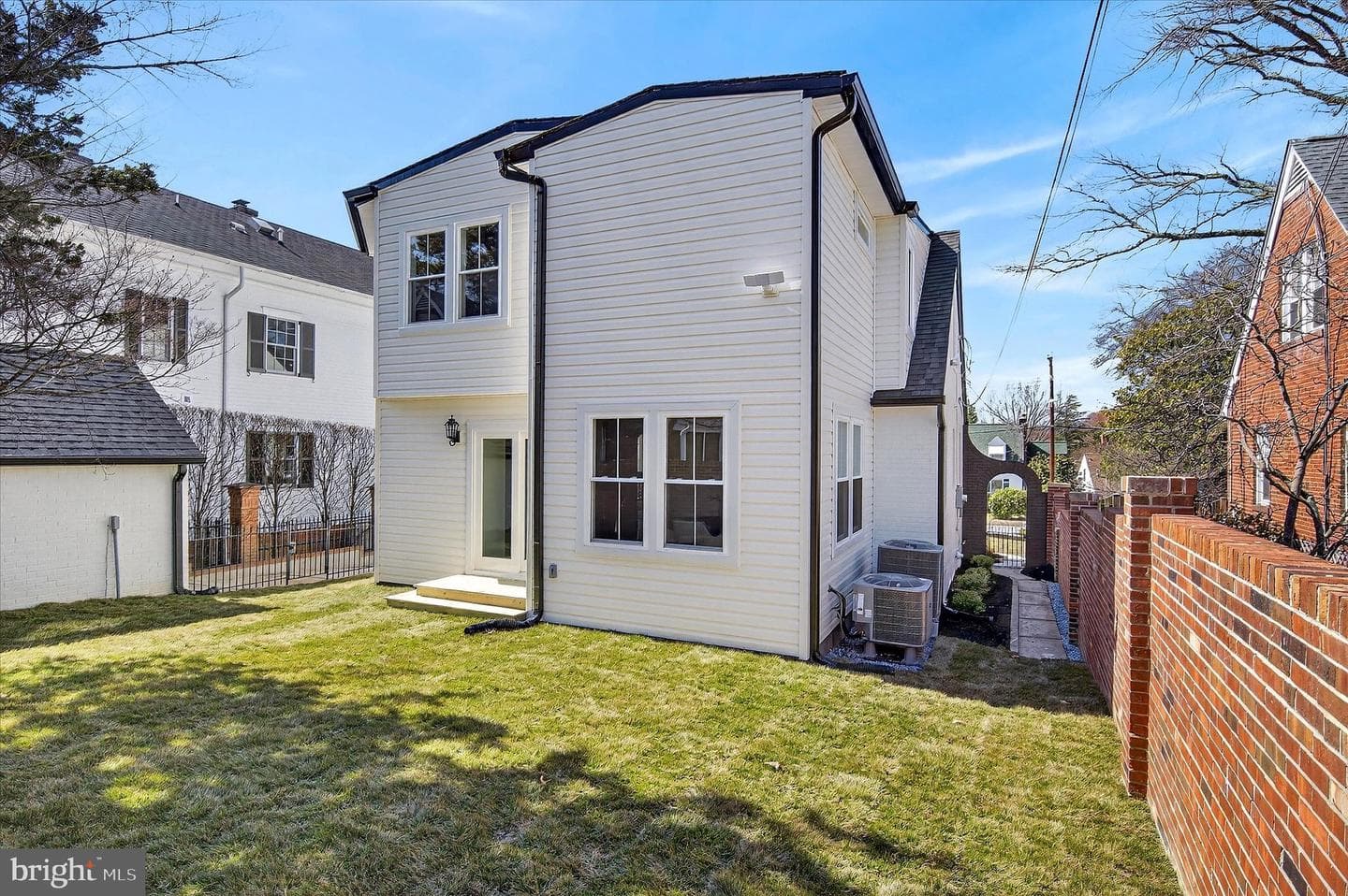 1607 N Glebe Road photo 41