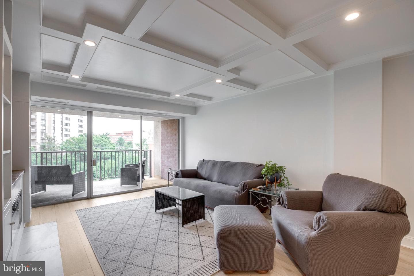 1300 Army Navy Drive #814 photo 21