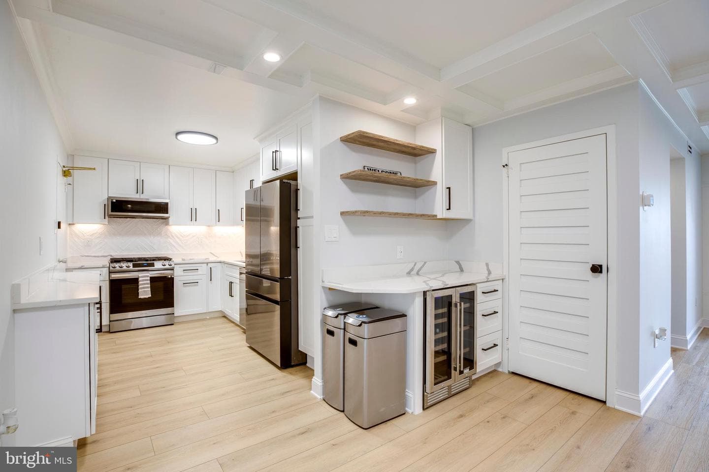 1300 Army Navy Drive #814 photo 6