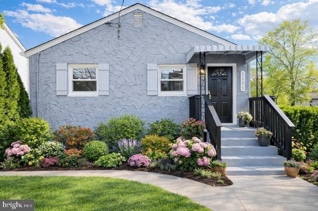 5132 19th Road N, Arlington