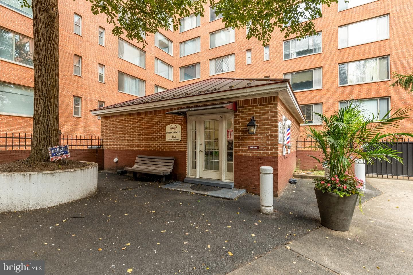 1021 Arlington Boulevard #446 photo 19