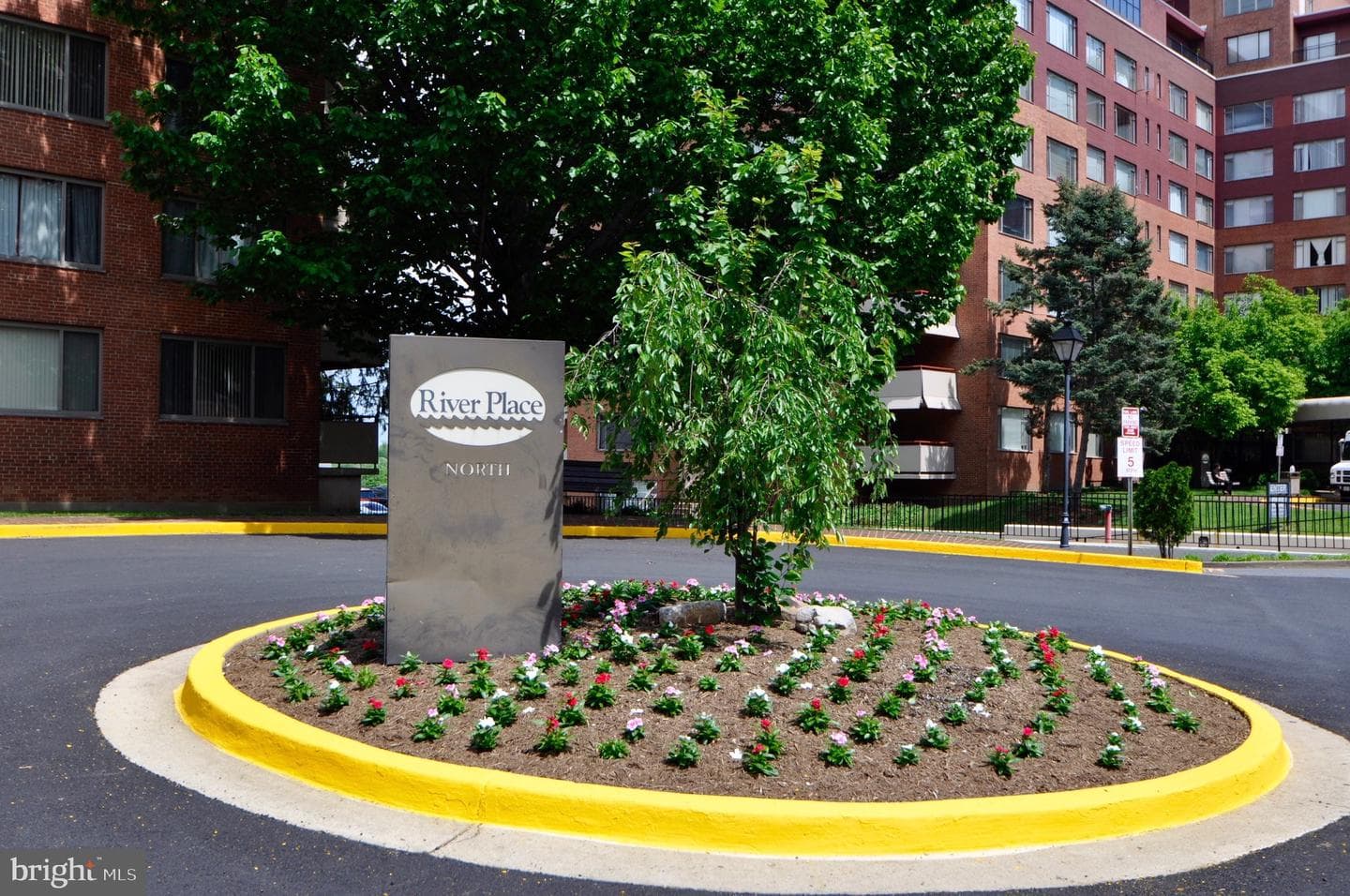 1121 Arlington Boulevard #722 photo 23
