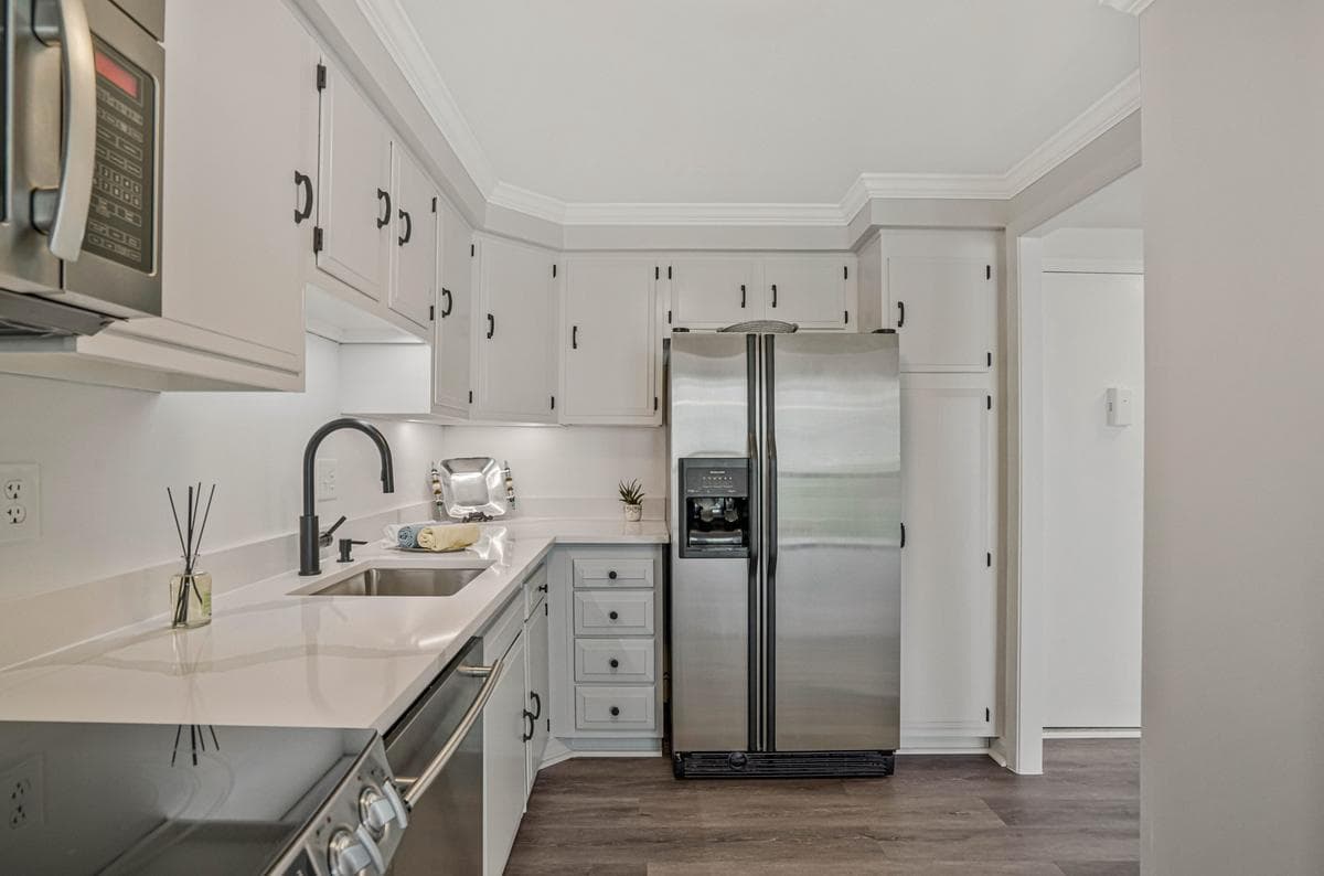 1401 N Rhodes Street #301 photo 15