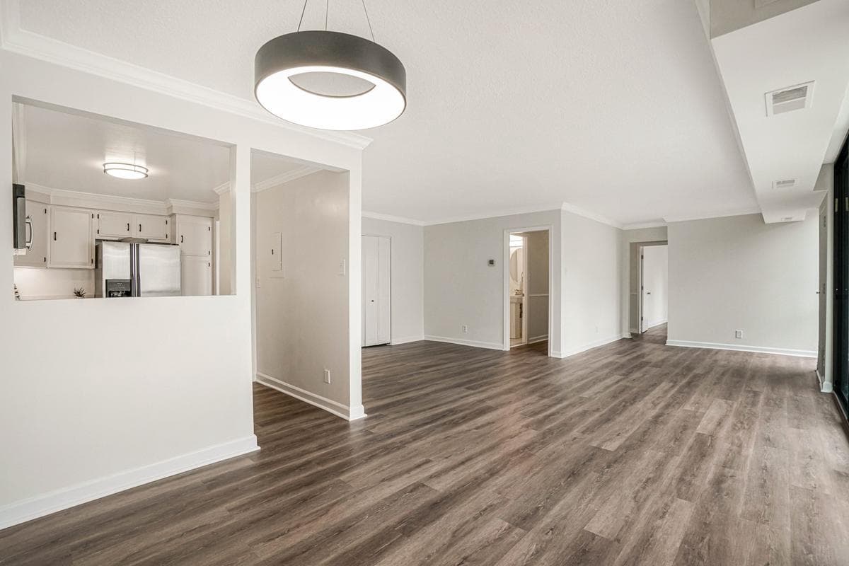 1401 N Rhodes Street #301 photo 18