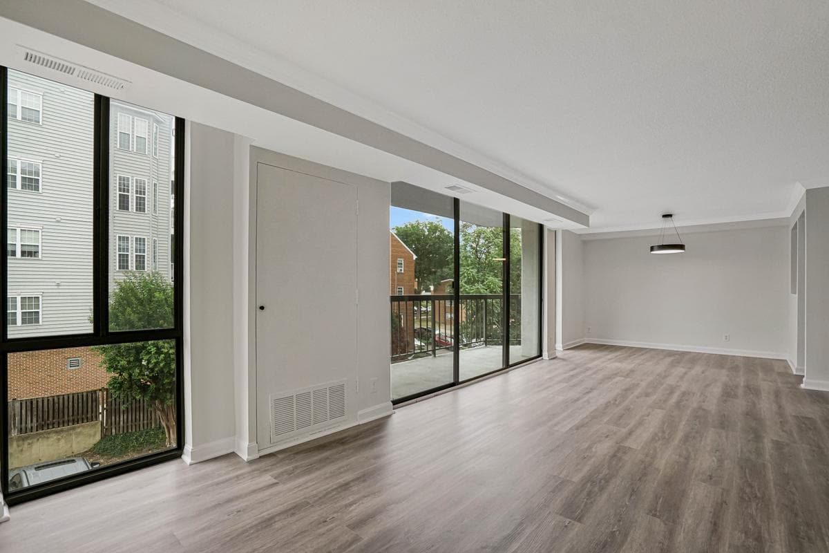 1401 N Rhodes Street #301 photo 7