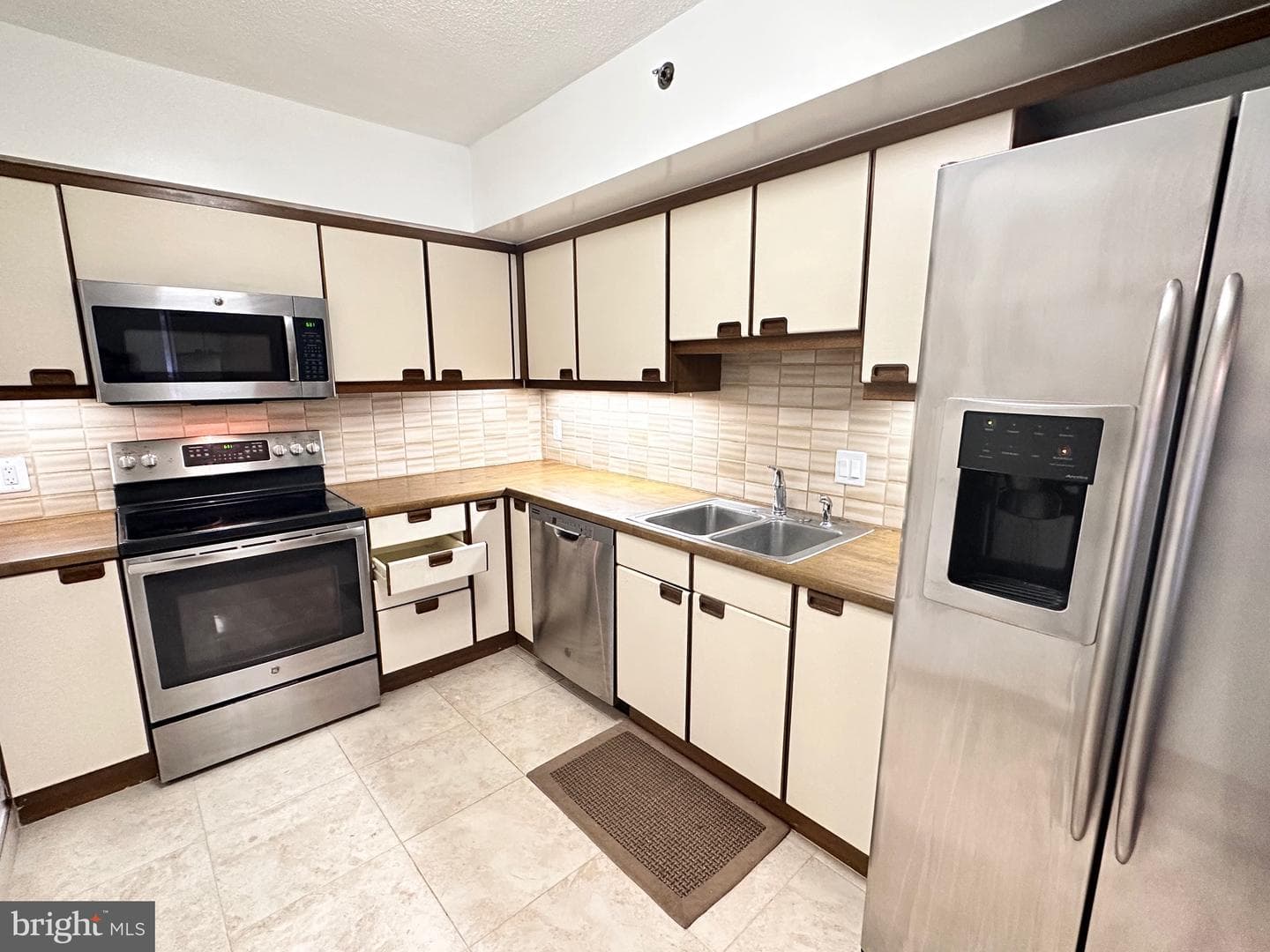 1200 Crystal Drive #214 photo 5
