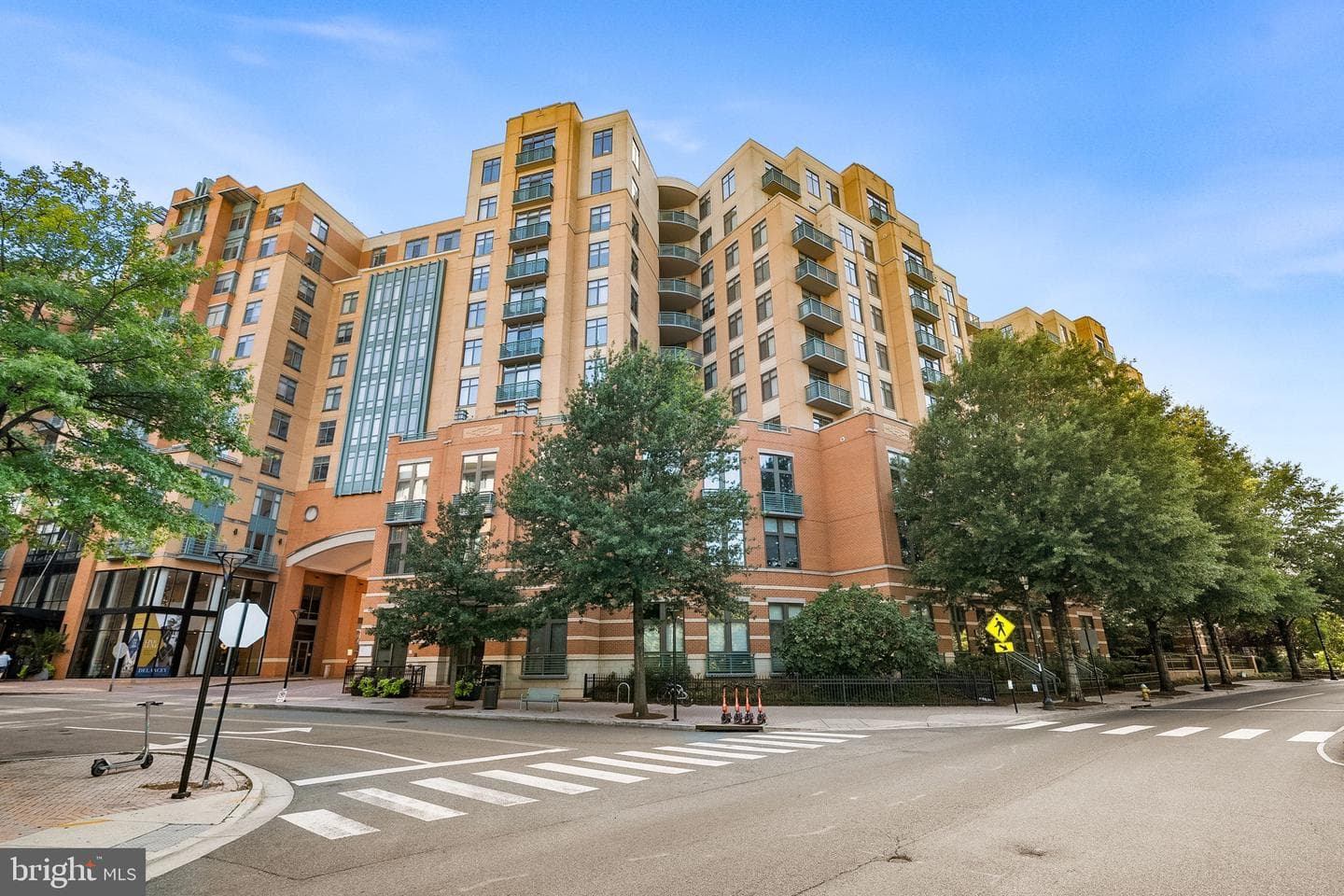 2720 S Arlington Mill Drive #914, Arlington