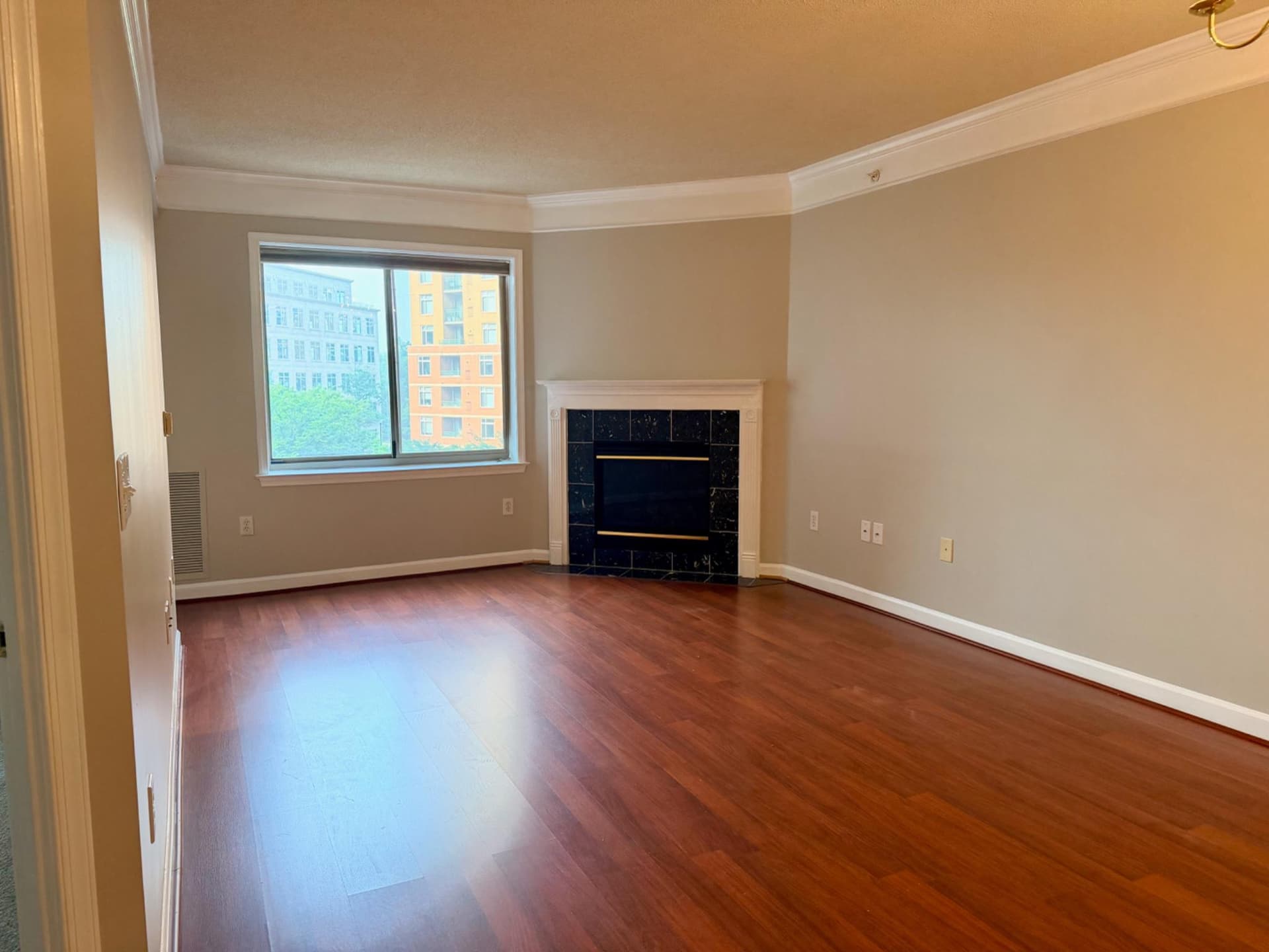 901 N Monroe Street #402 photo 3