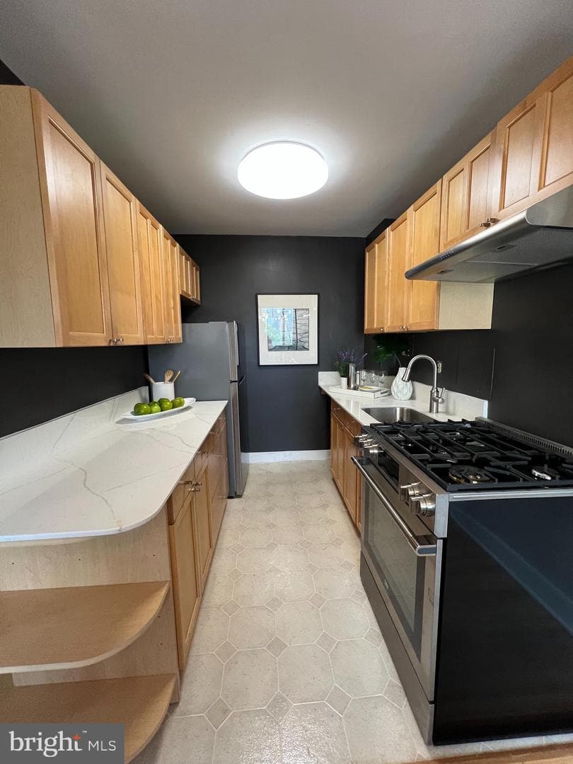 1200 S Arlington Ridge Road #610 photo 4