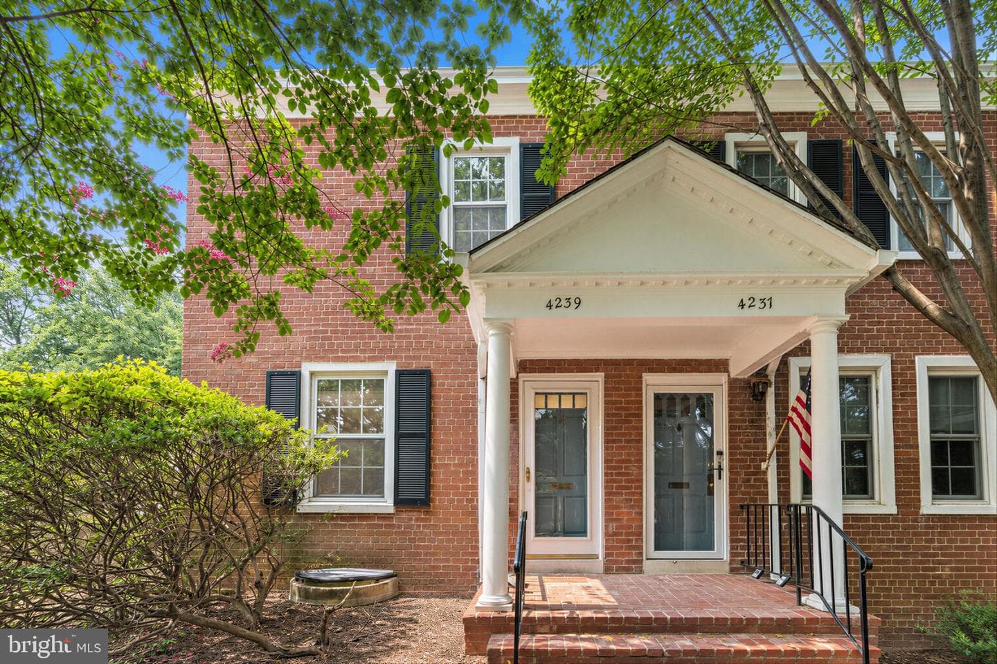 4239 32nd Road S
