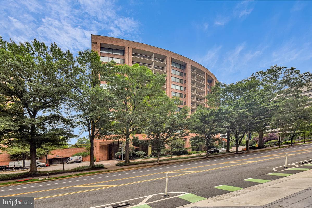1805 Crystal Drive #807s, Arlington