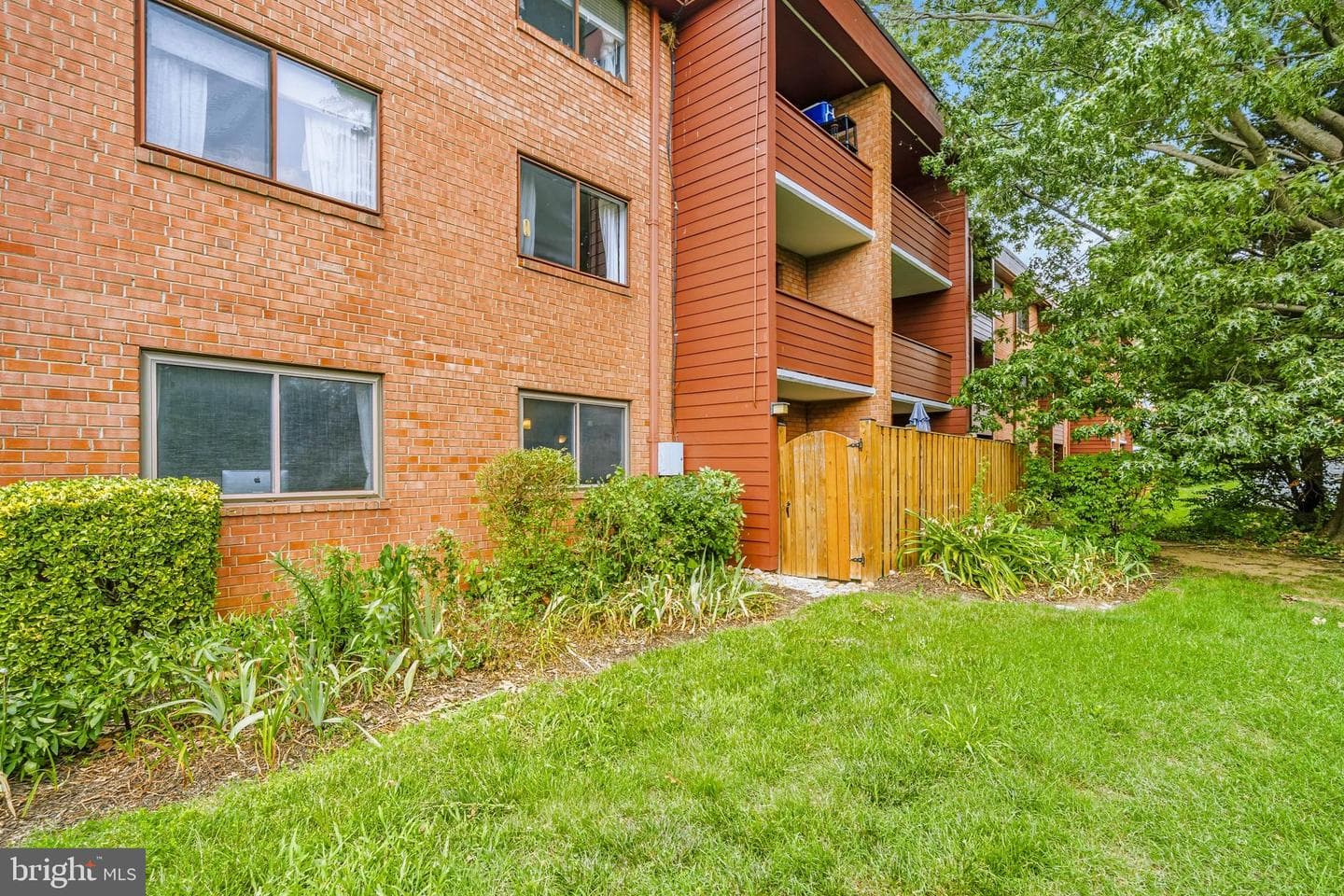 1502 S George Mason Drive #2 photo 25