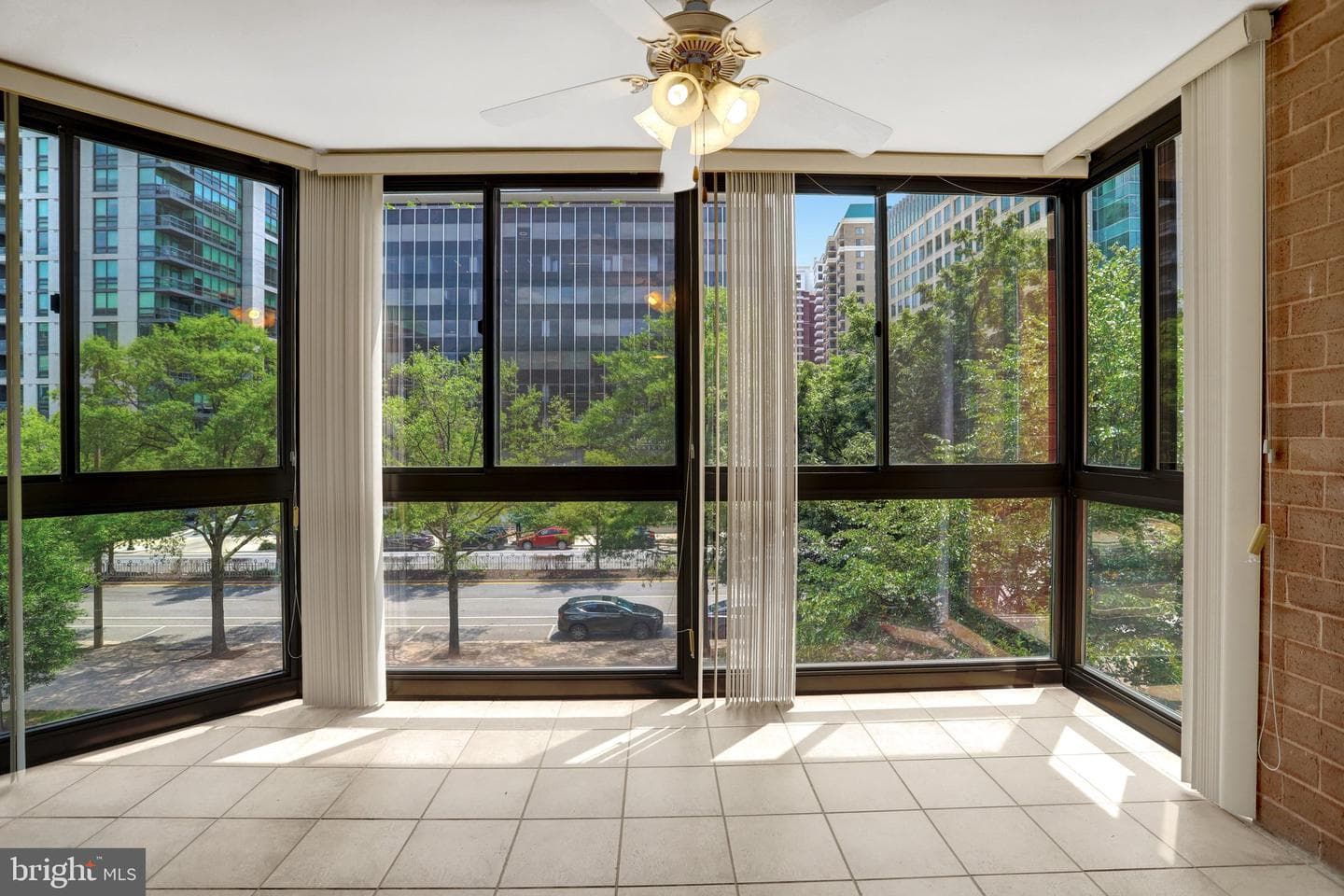 1001 N Randolph Street #302 photo 10