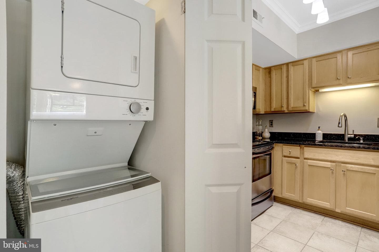 1001 N Randolph Street #302 photo 31