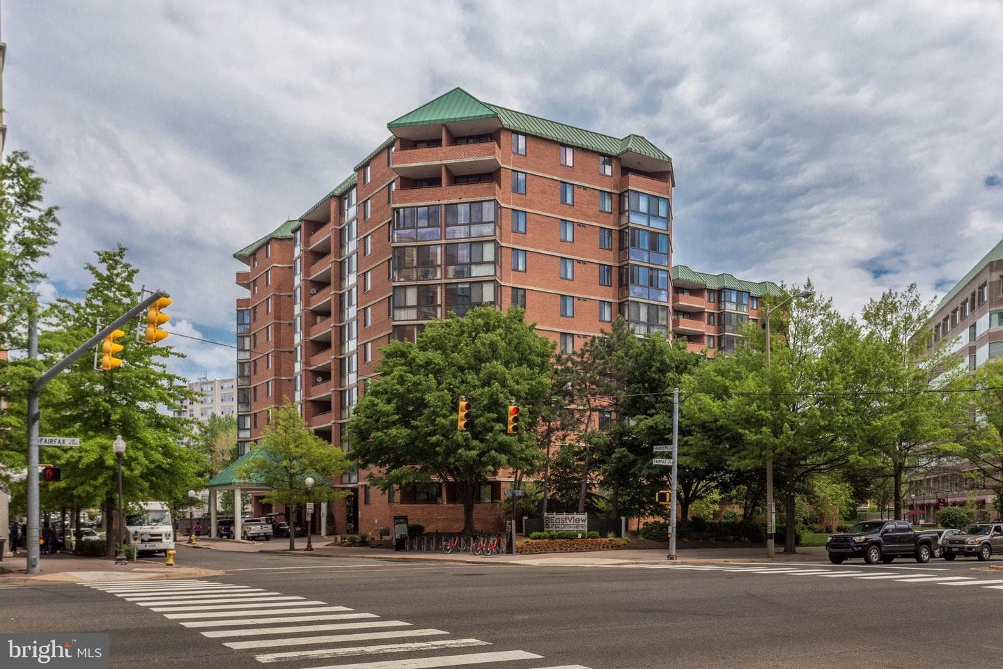 1001 N Randolph Street #302 photo 55