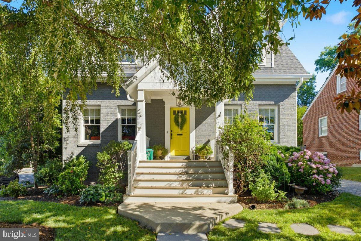 5121 25th Street N, Arlington