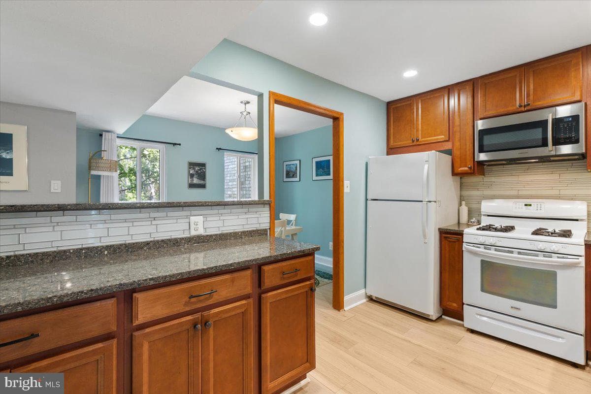 5051 7th Road S #202 photo 11