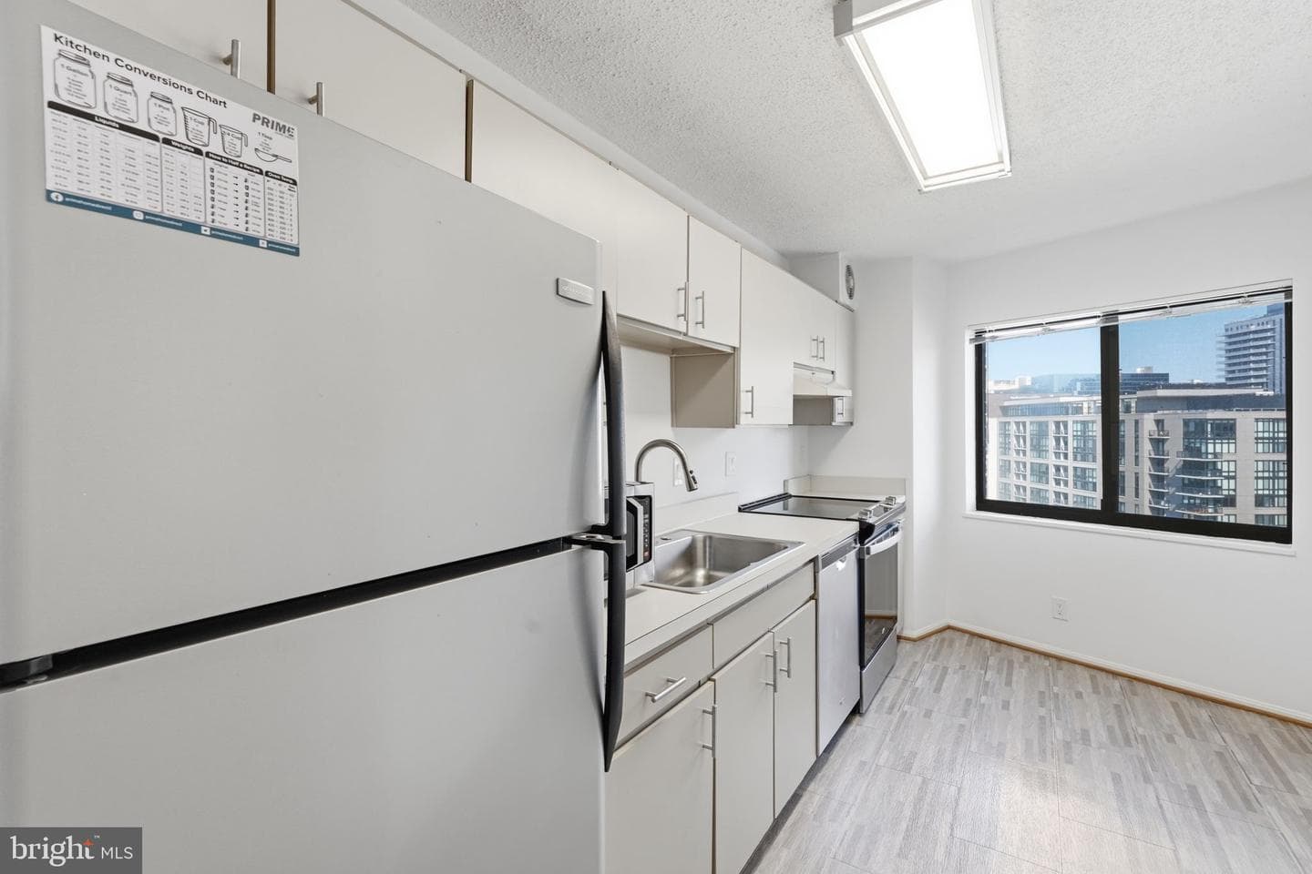 1600 N Oak Street #1604 photo 9