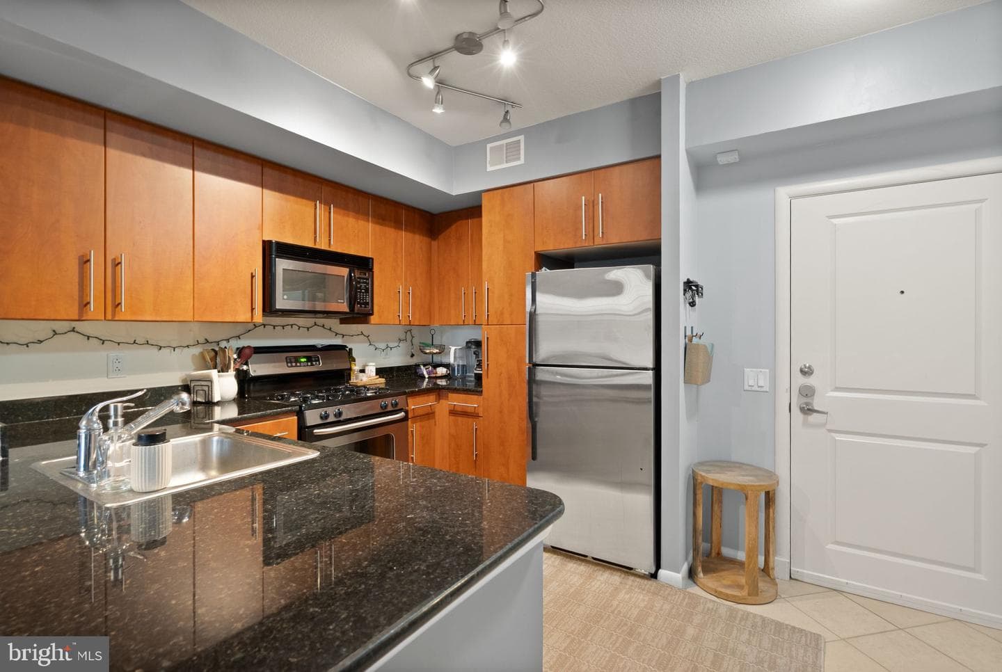 1021 N Garfield Street #517 photo 13