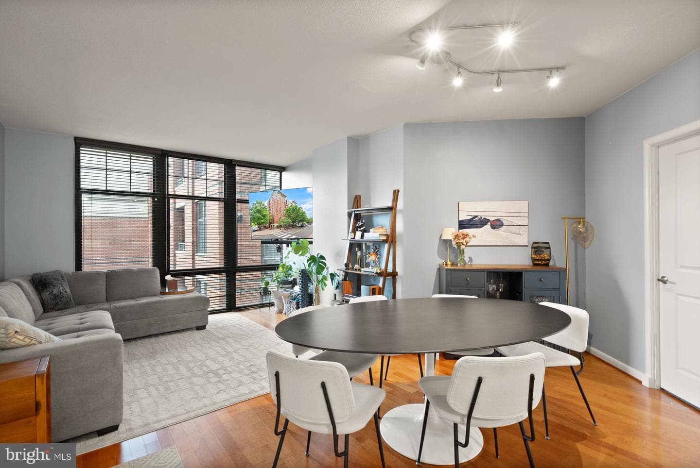 1021 N Garfield Street #517 photo 14