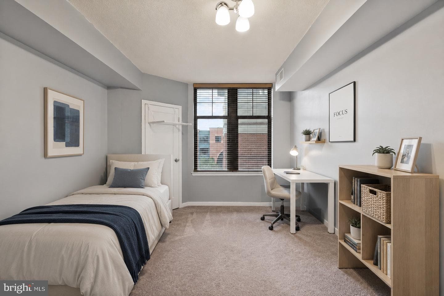 1021 N Garfield Street #517 photo 21