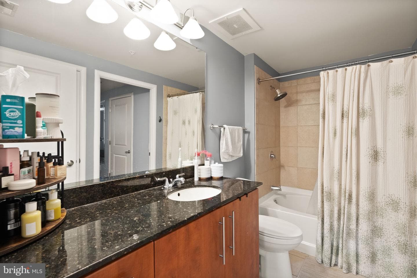 1021 N Garfield Street #517 photo 22