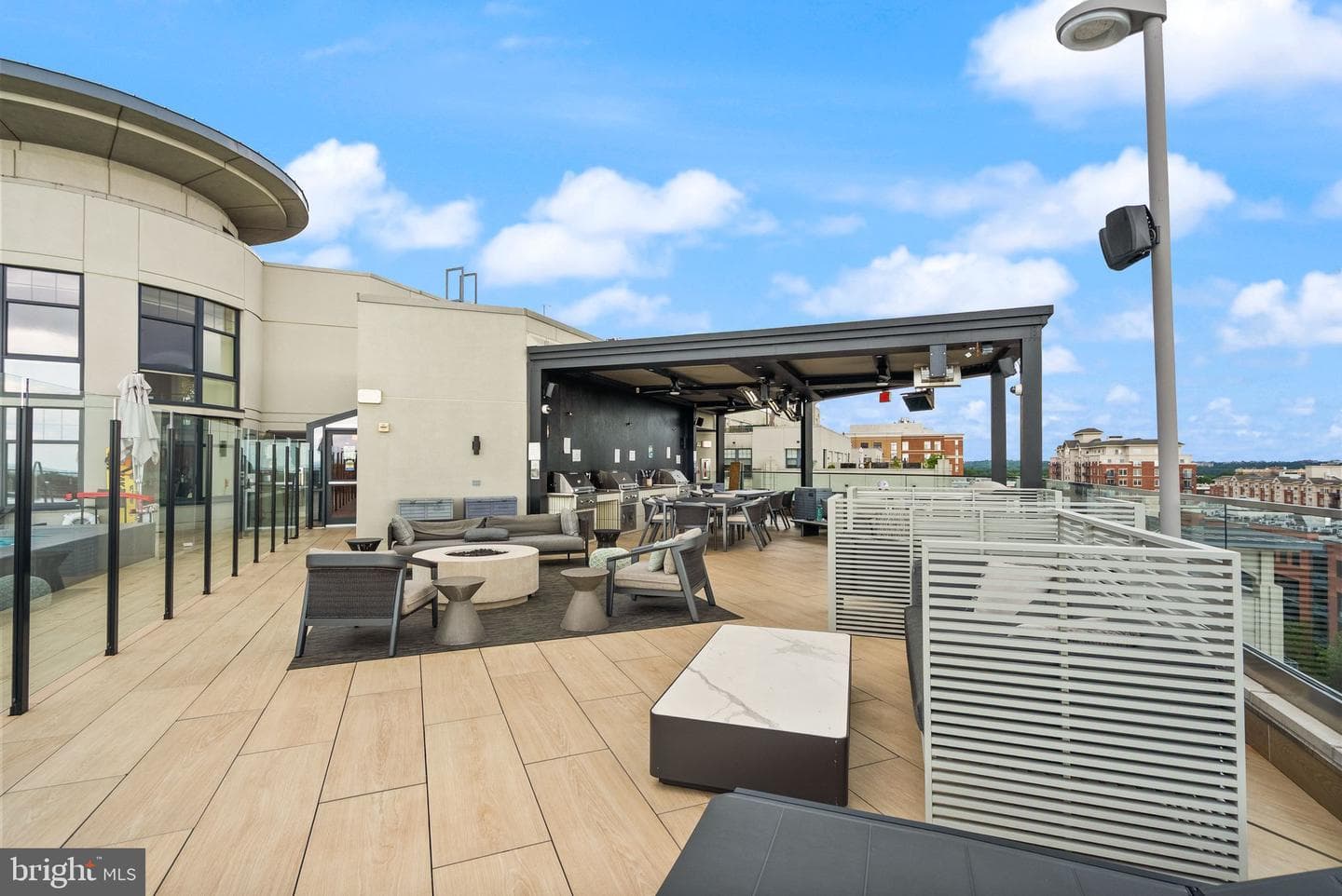 1021 N Garfield Street #517 photo 39