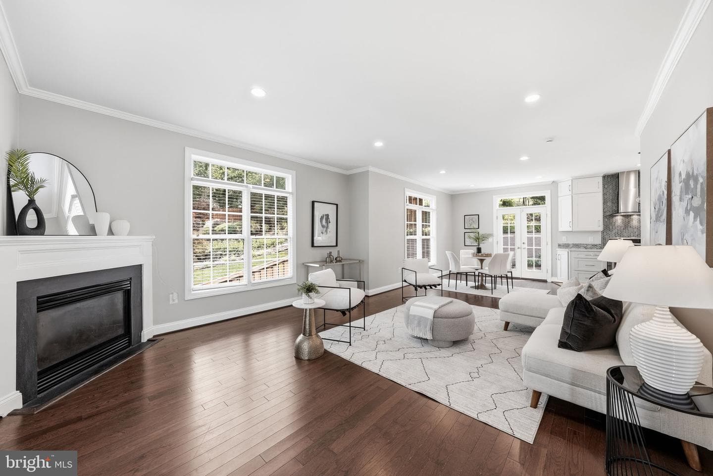 1625 S Taylor Street photo 5