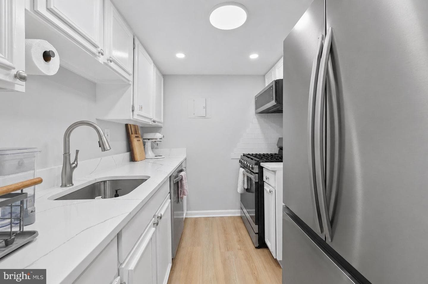1300 Army Navy Drive #320, Arlington