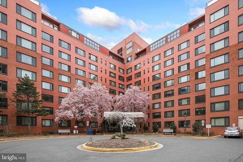 1111 Arlington Boulevard #602 photo 1