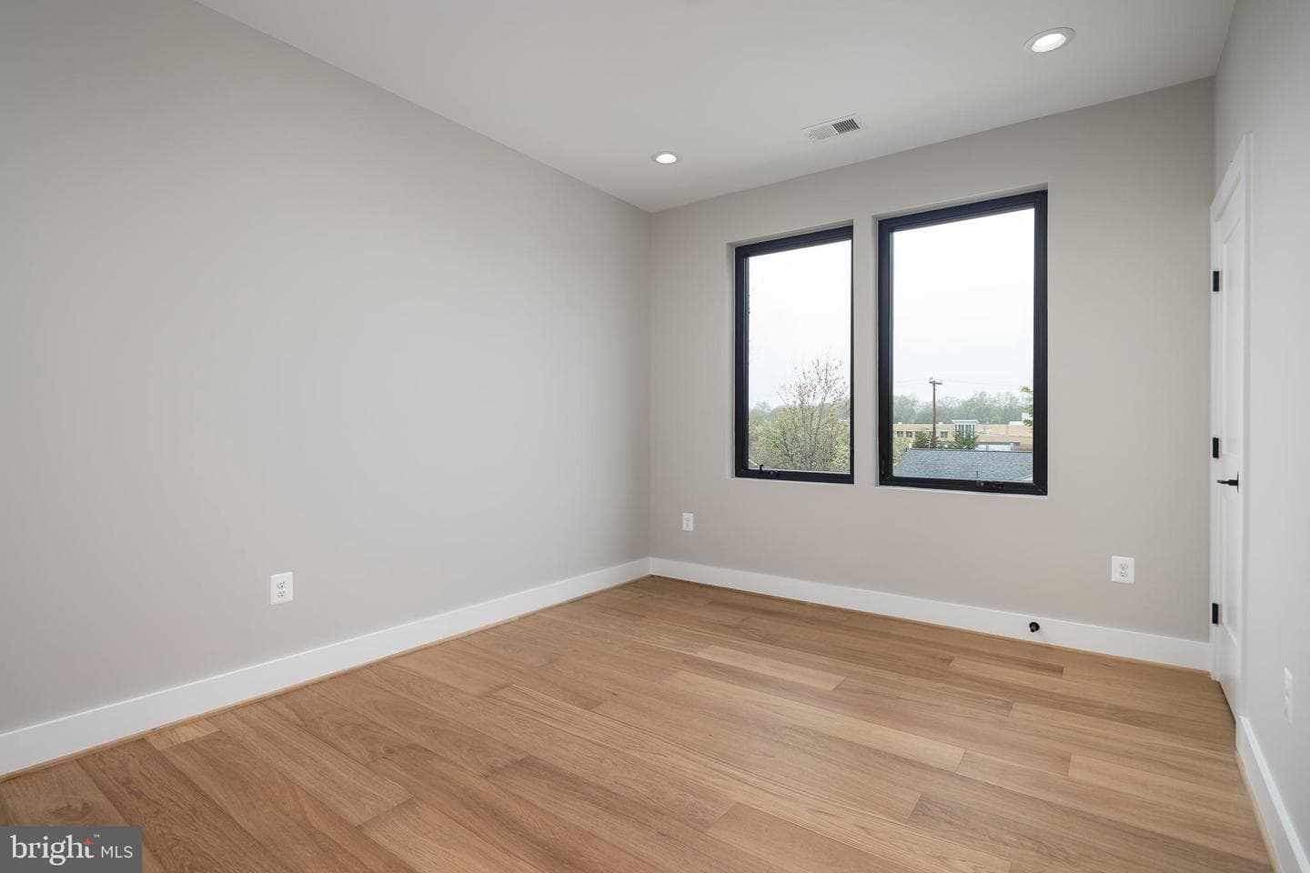 5906 3rd Street S photo 30