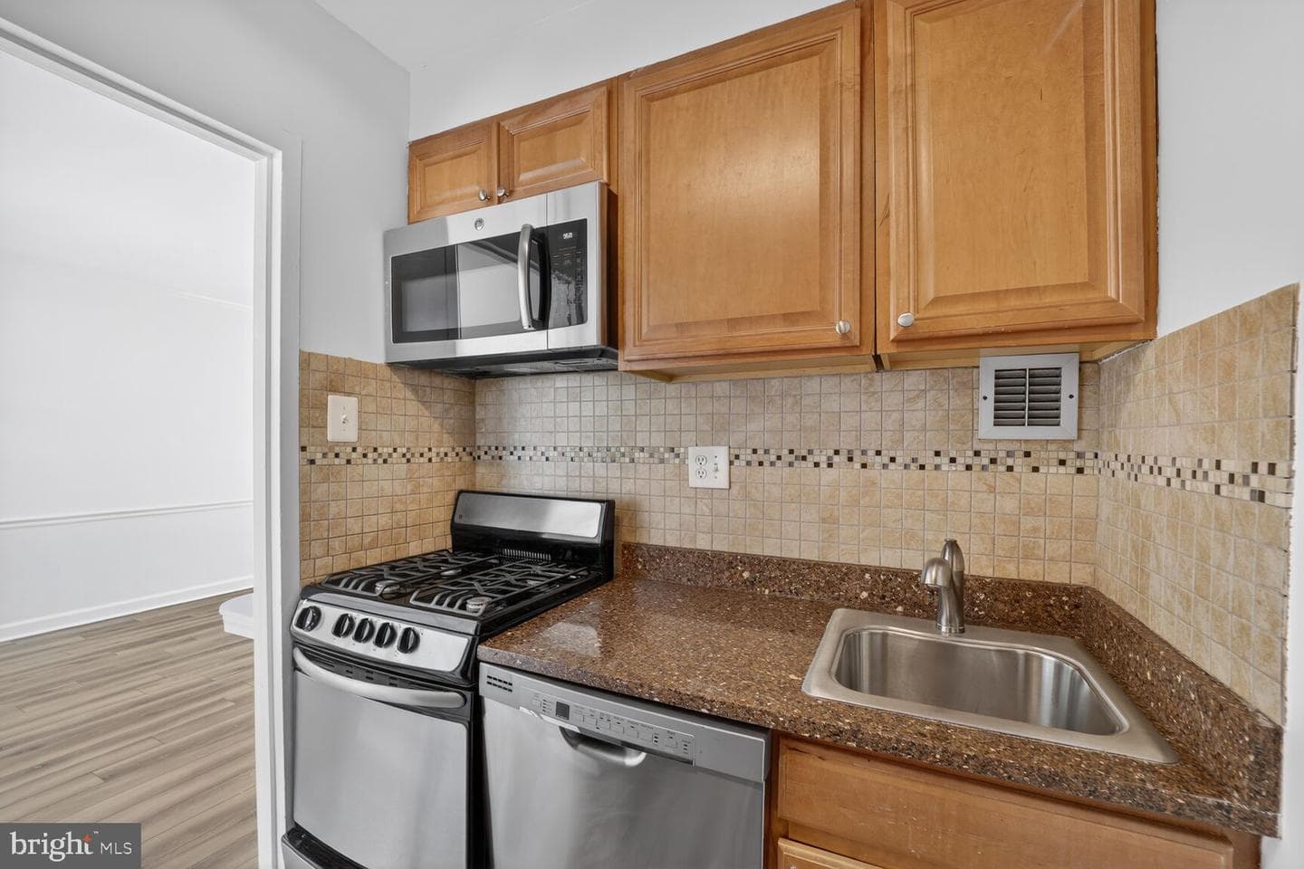 1011 Arlington Boulevard #441 photo 5