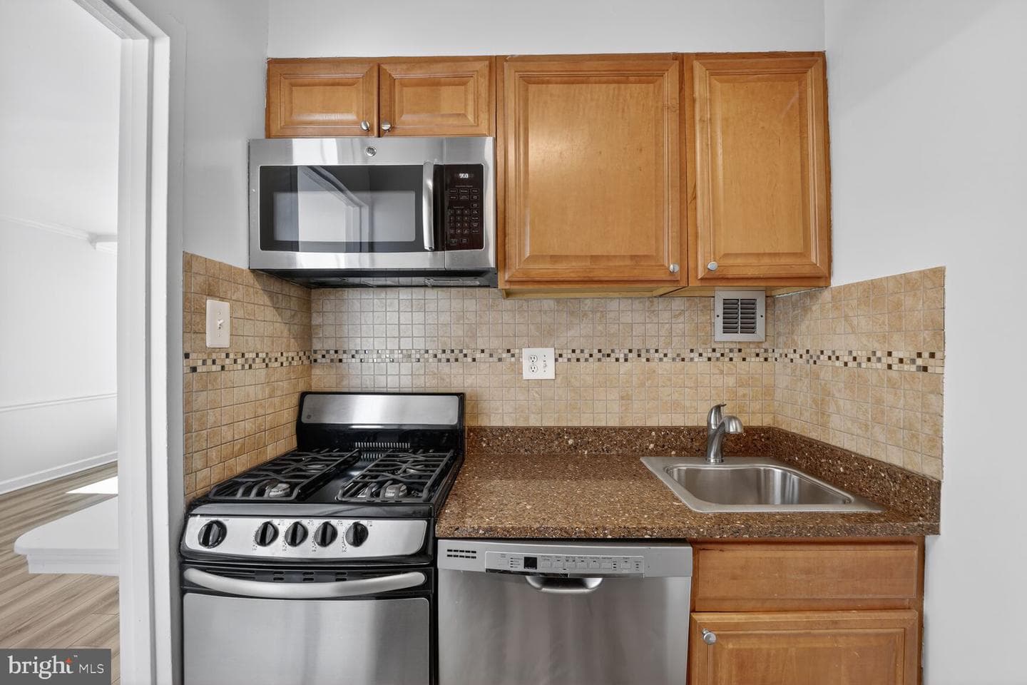 1011 Arlington Boulevard #441 photo 6