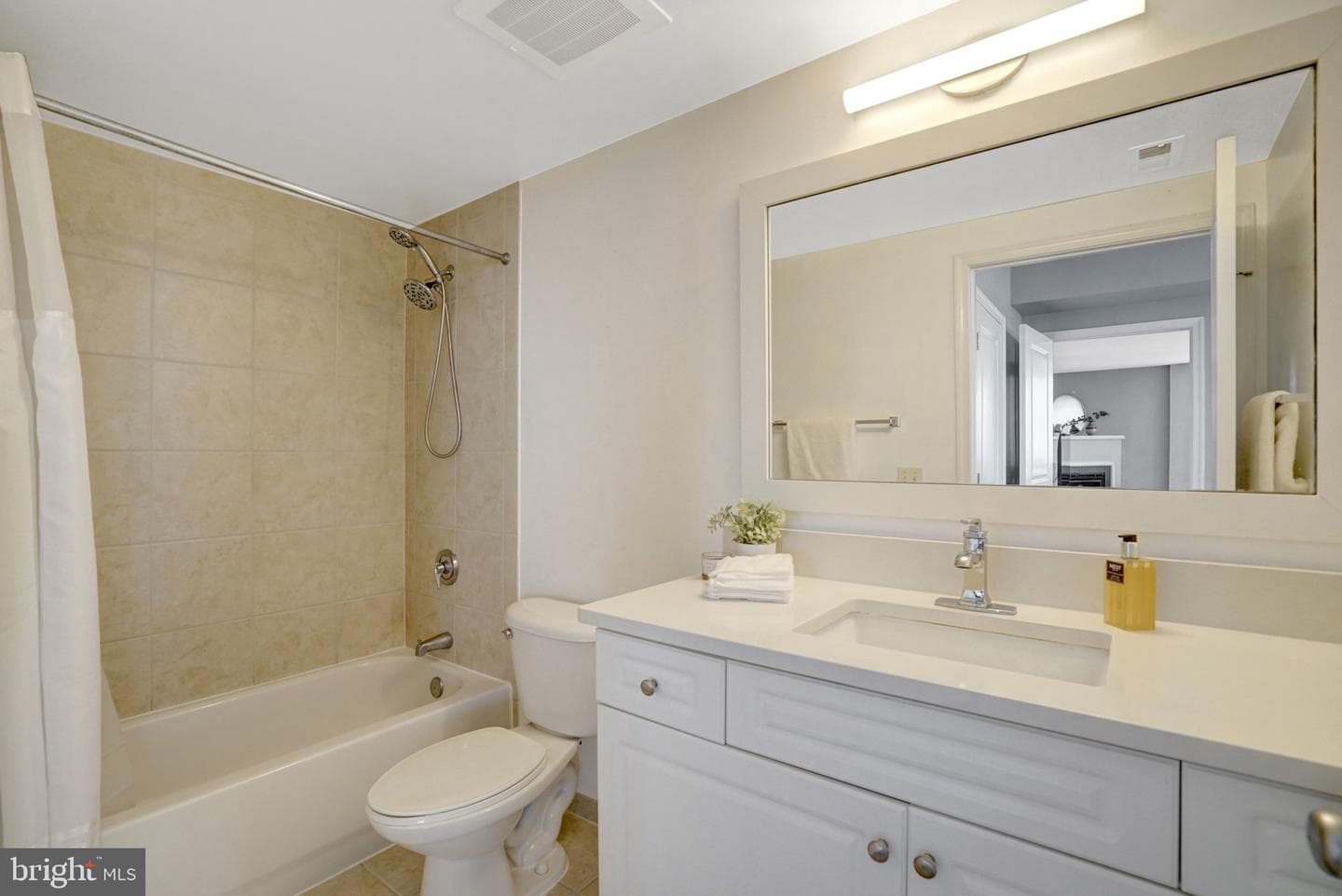 851 N Glebe Road #1911 photo 22
