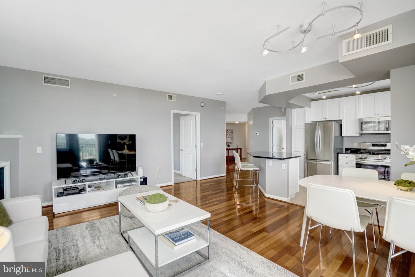 851 N Glebe Road #1911 photo 4